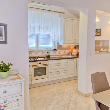 Hébergement de vacances Modern House With A Swimming Pool Close To The Beach Ližnjan