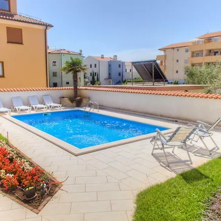 Hébergement de vacances Modern House With A Swimming Pool Close To The Beach Ližnjan